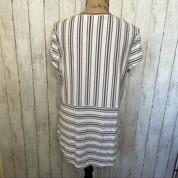 Chicos  Short Sleeve Top Size 1 Medium - Picture 2 of 5